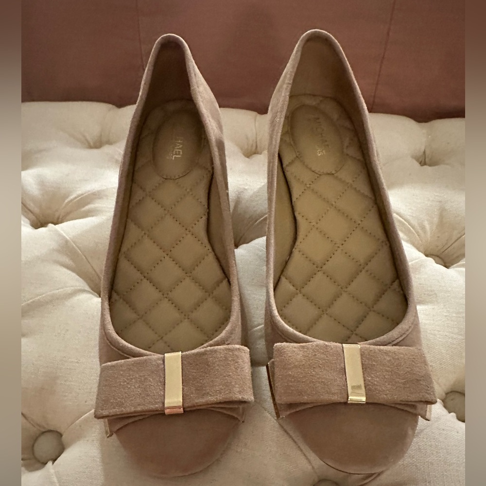 MICHAEL Michael Kors Tan Suede Block Heels with Bow 7M